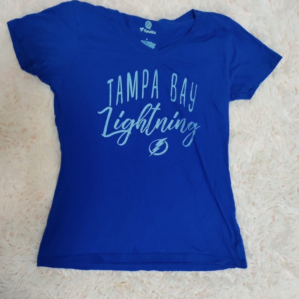 ✨️TAMPA BAY LIGHTNING ⚡🏒 Blue VNeck Women's Fan. T-shirt! Sz.S